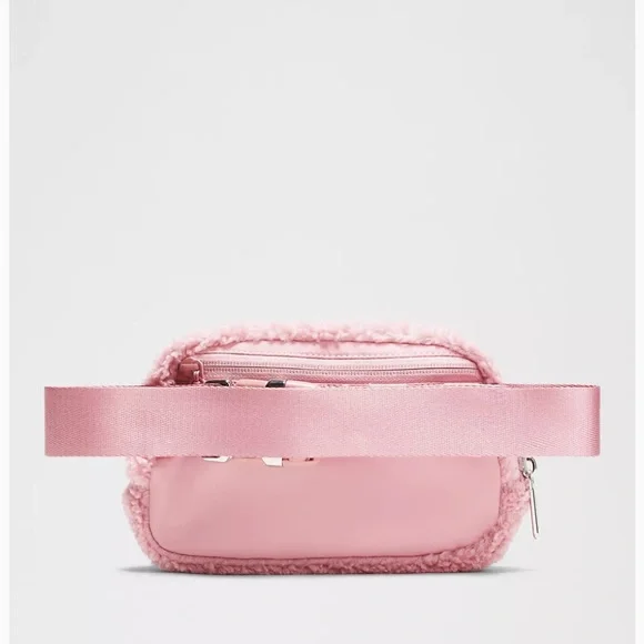 Lululemon Everywhere Belt Bag 1L Fleece - Picture 2 of 12